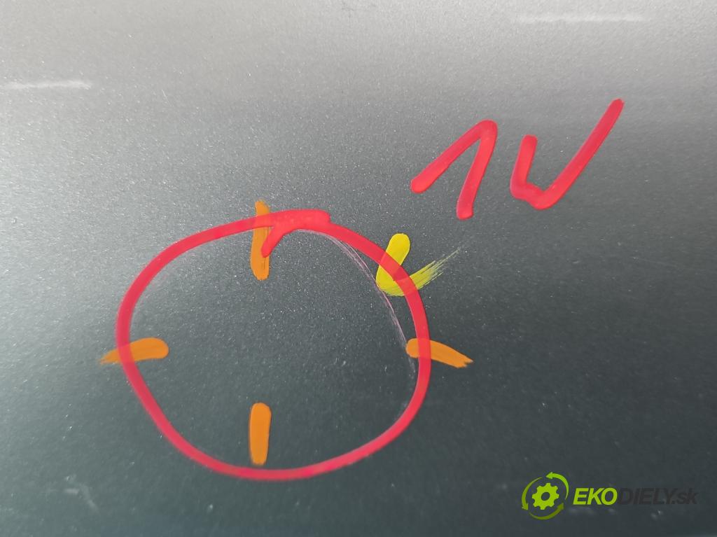 Toyota Corolla E12 2001-2009 1.6 vvti 110 HP manual 81 kW 1598 cm3 5- zadna kufor  (Kapota zadná (kufor))