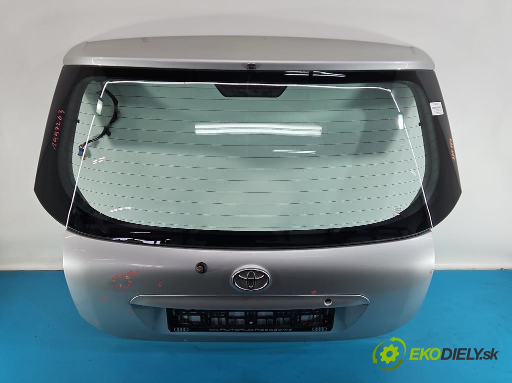 Toyota Corolla E12 2001-2009 1.6 vvti 110 HP manual 81 kW 1598 cm3 5- zadna kufor  (Kapota zadná (kufor))