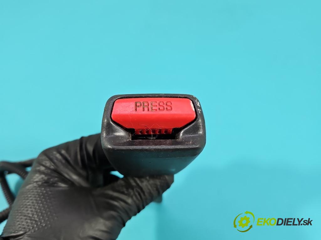 Toyota Corolla E12 2001-2009 1.6 vvti 110 HP manual 81 kW 1598 cm3 5- pas bezpečnosť: predné ľavý