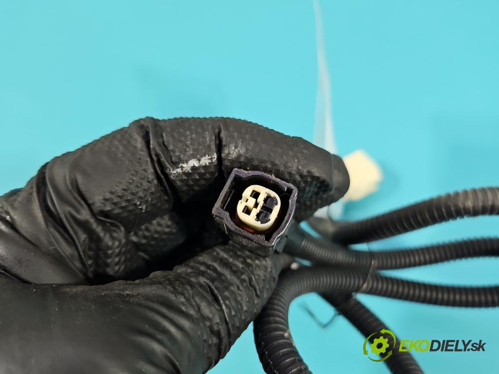 Toyota Corolla E12 2001-2009 1.6 vvti 110 HP manual 81 kW 1598 cm3 5- pas bezpečnosť: predné ľavý