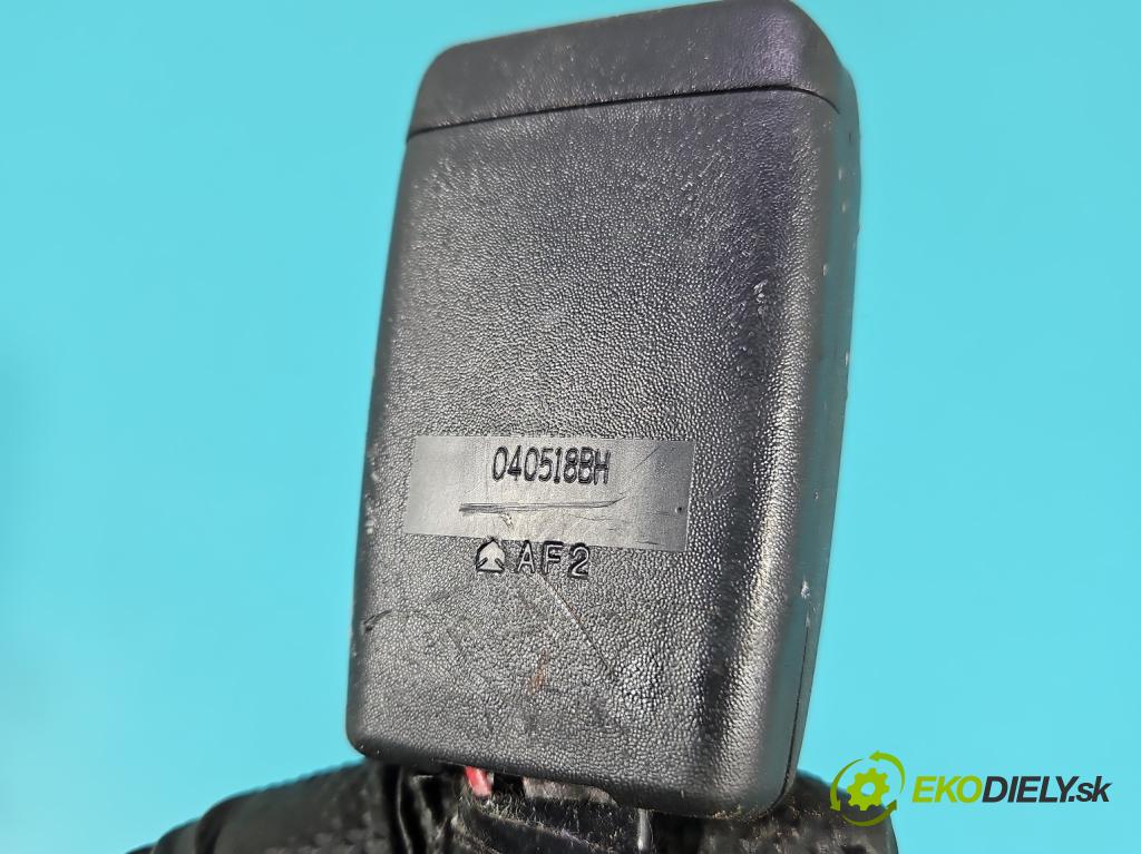 Toyota Corolla E12 2001-2009 1.6 vvti 110 hp manual 81 kW 1598 cm3 5- stěna bezpečnost přední pravý