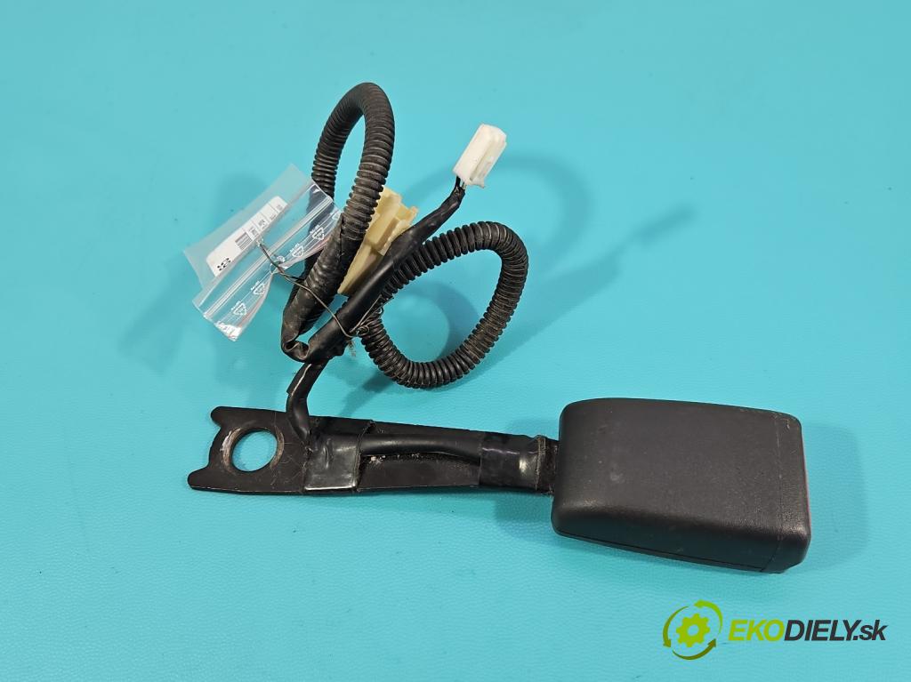 Toyota Corolla E12 2001-2009 1.6 vvti 110 hp manual 81 kW 1598 cm3 5- stěna bezpečnost přední pravý