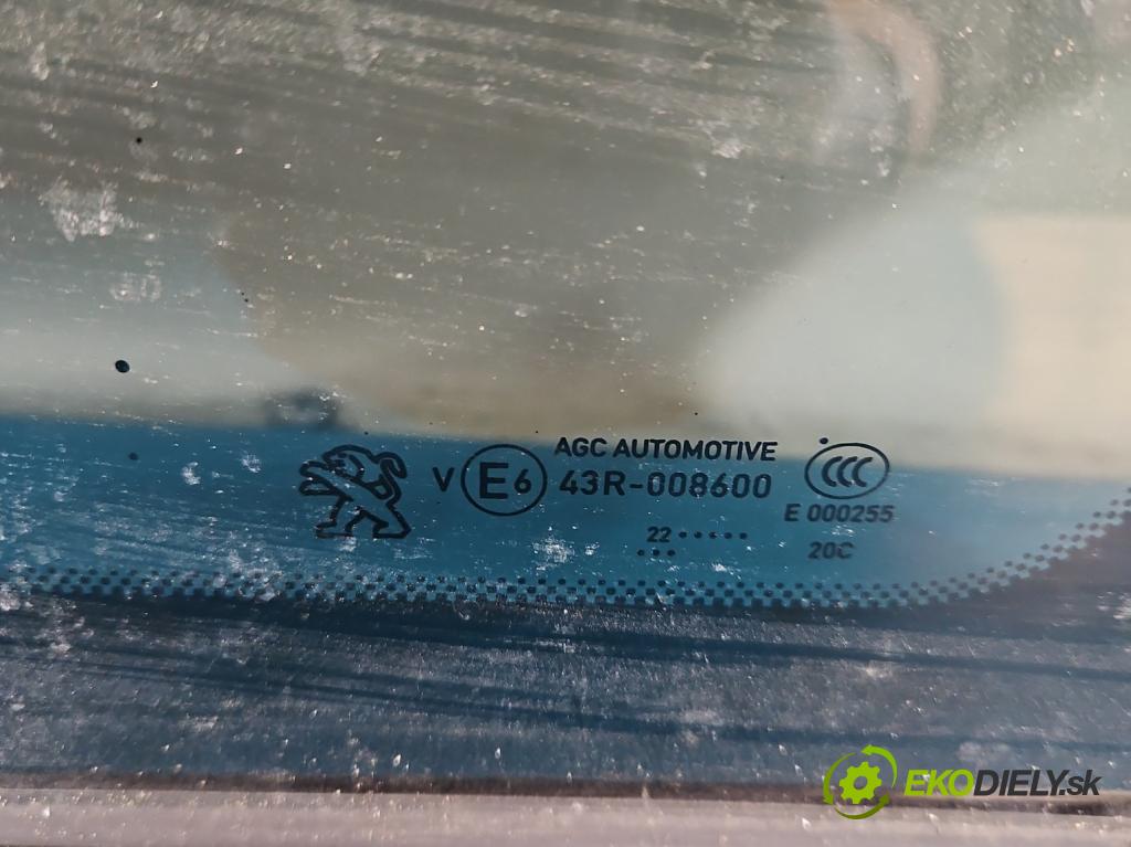 Peugeot 3008 II 2016-2023 1.5 hdi 131 HP automatic 96 kW 1499 cm3 5- sklo zadné pravé