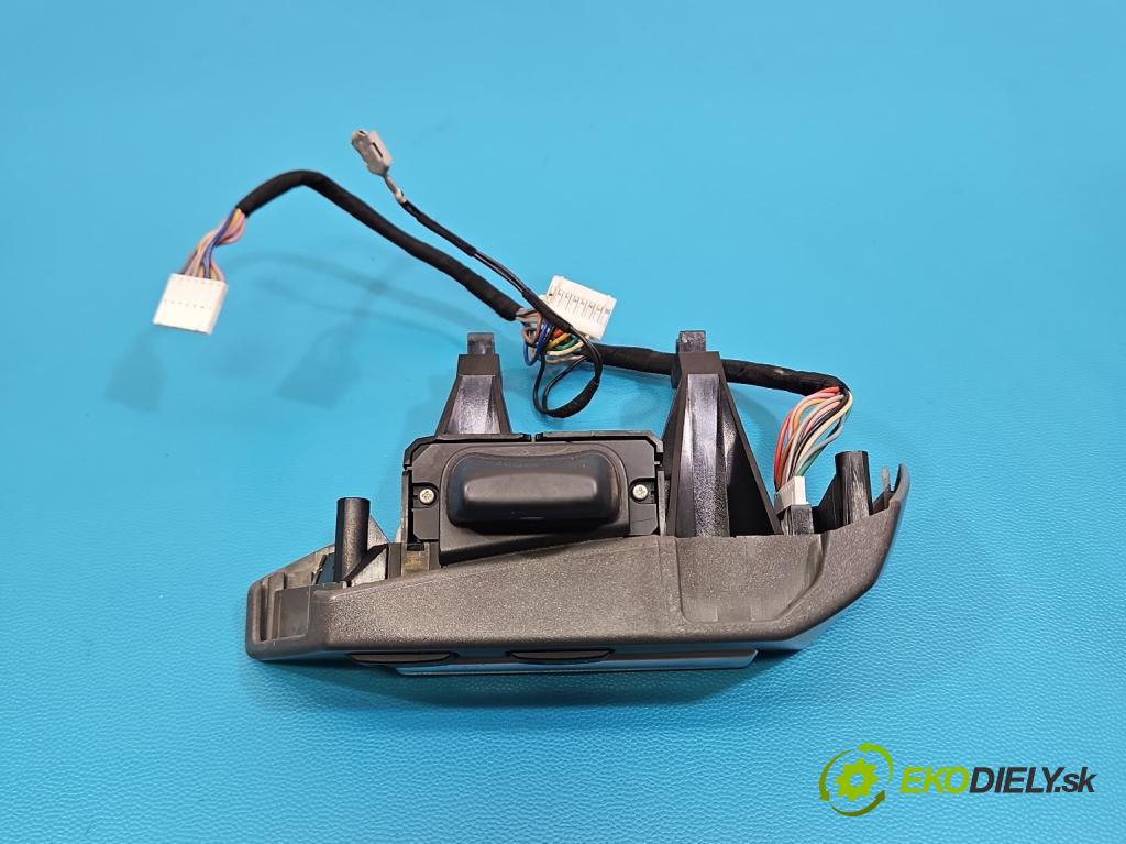 Land rover Range Rover sport I L320 3.6 TD V8 272 hp automatic 200 kW 3628 cm3 5- Přepínač multifunkční: řízení: 5H22-14K147-FB (Páčky pod volantem)