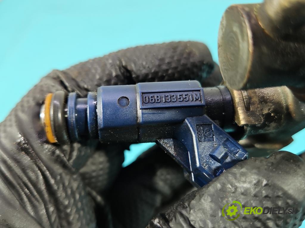 Audi A6 C5 1997-2004 1.8 T 150 HP manual 110 kW 1781 cm3 4- vstrek 06B133551M (Vstrekovač paliva)