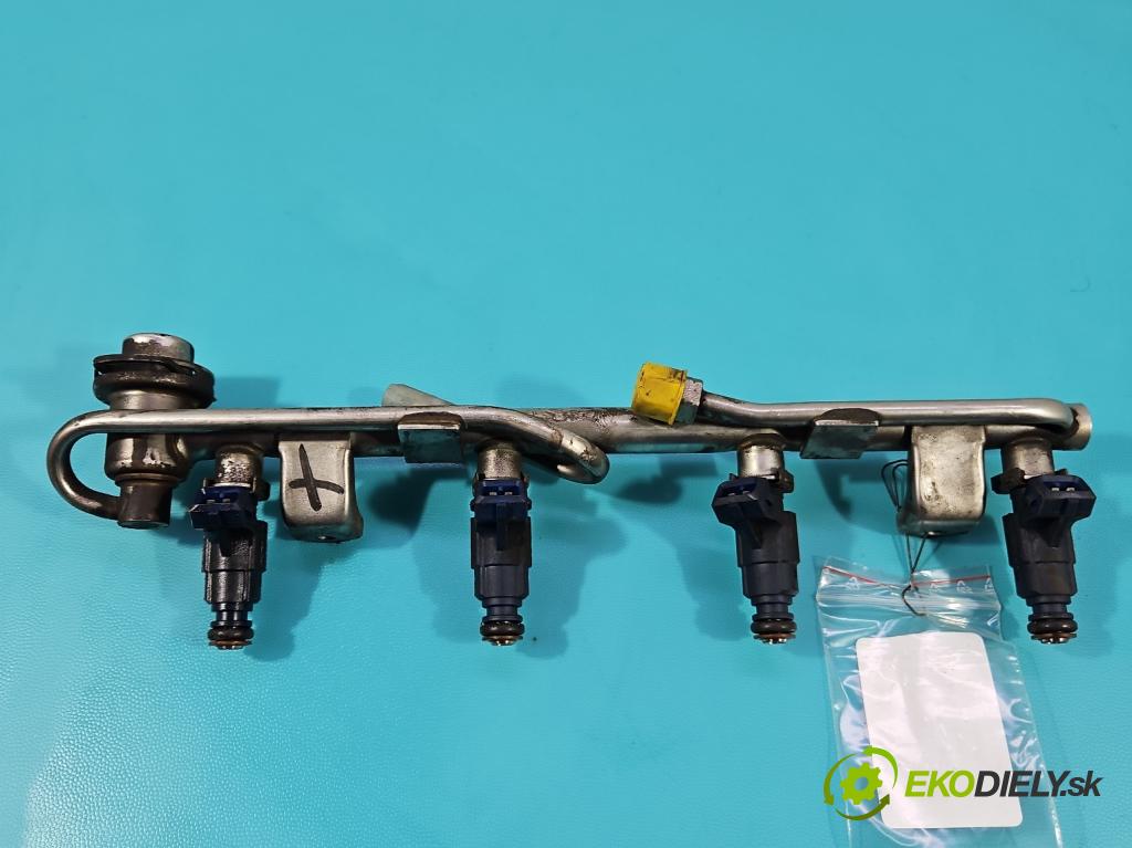 Audi A6 C5 1997-2004 1.8 T 150 HP manual 110 kW 1781 cm3 4- vstrek 06B133551M (Vstrekovač paliva)