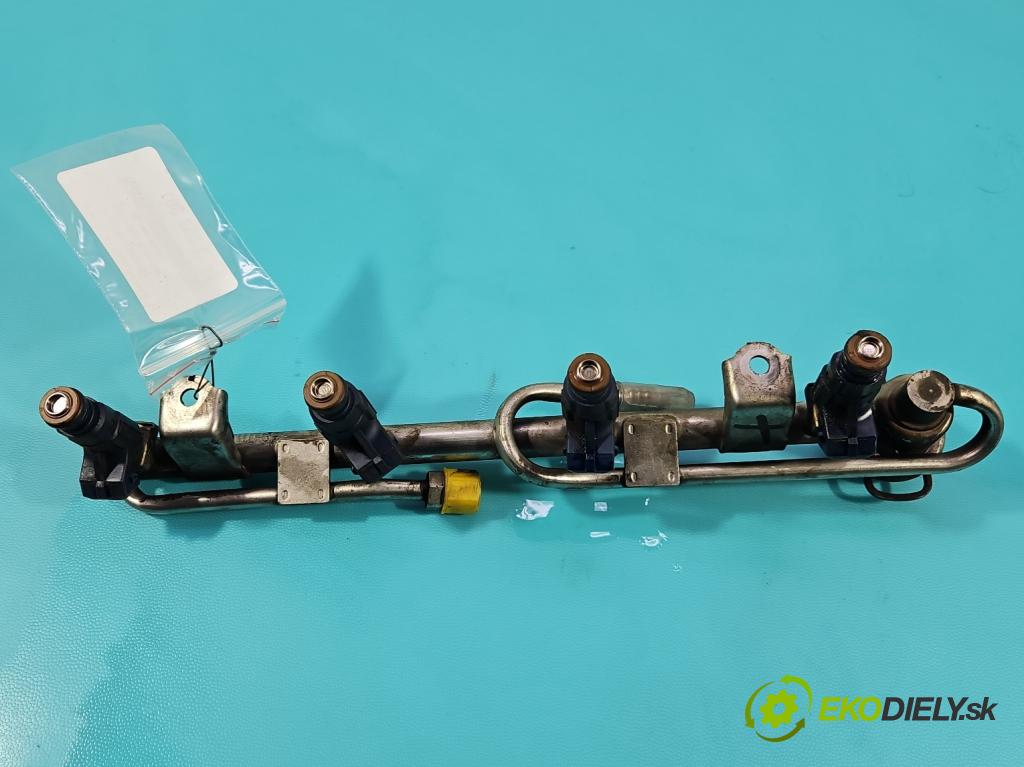 Audi A6 C5 1997-2004 1.8 T 150 HP manual 110 kW 1781 cm3 4- vstrek 06B133551M (Vstrekovač paliva)