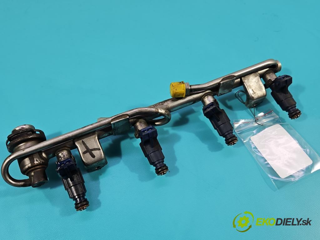 Audi A6 C5 1997-2004 1.8 T 150 HP manual 110 kW 1781 cm3 4- vstrek 06B133551M (Vstrekovač paliva)