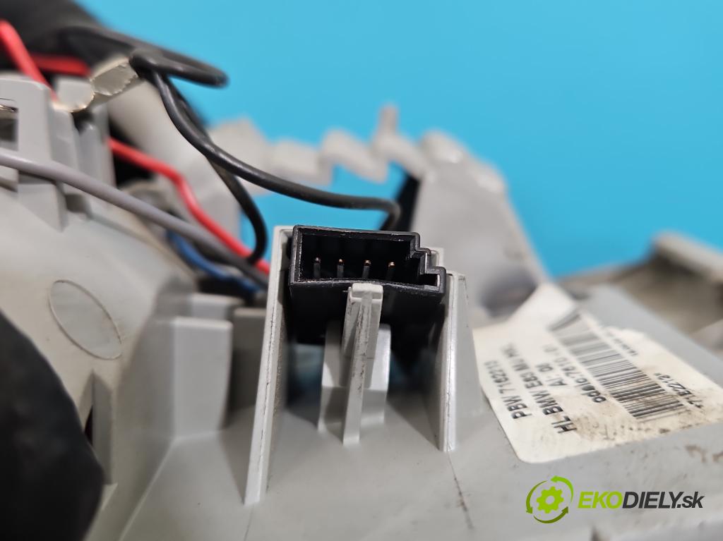 Bmw X3 E83 2003-2010 2.0d 177 HP manual 130 kW 1995 cm3 5- svetlo / reflektor zadné ľavé 7162213 (Kľučka dverí ostatné)