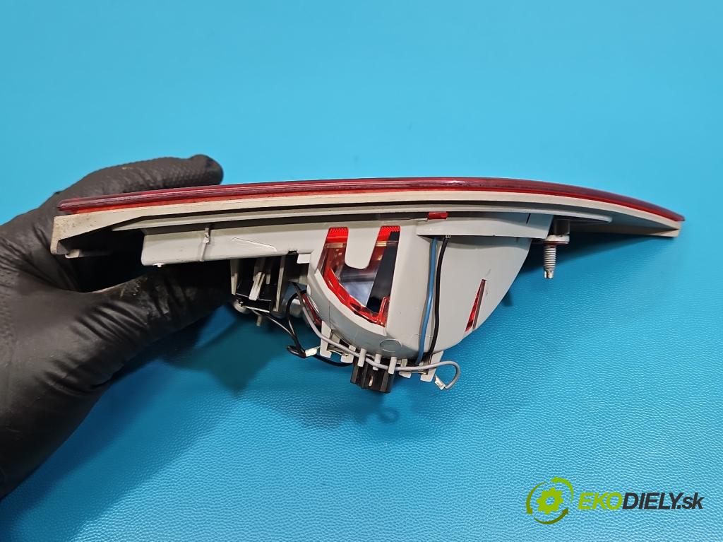 Bmw X3 E83 2003-2010 2.0d 177 HP manual 130 kW 1995 cm3 5- svetlo / reflektor zadné ľavé 7162213 (Kľučka dverí ostatné)