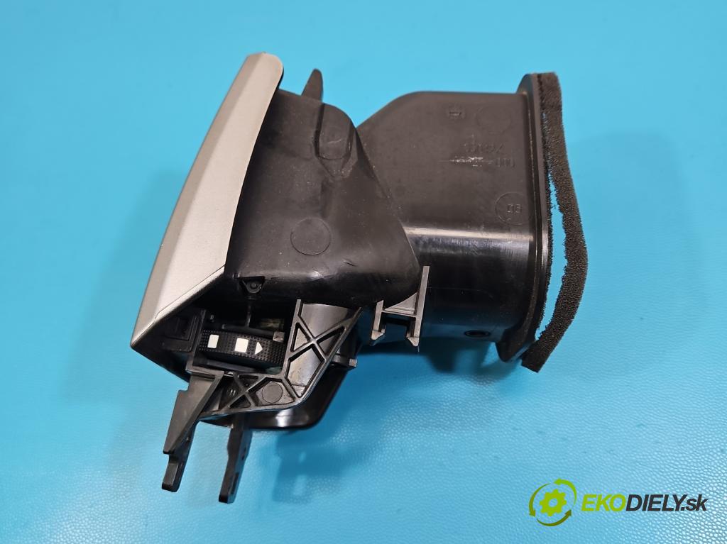 Land rover Range Rover sport I L320 3.6 TD V8 272 hp automatic 200 kW 3628 cm3 5- Mřížka: topení medián: 05527-000 (Mřížka topení)