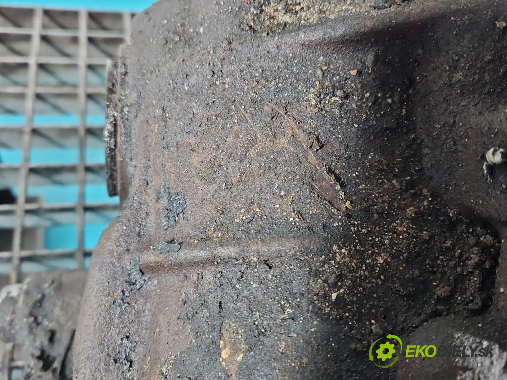 Land rover Range Rover sport I L320 3.6 TD V8 272 HP automatic 200 kW 3628 cm3 5- Most: predný