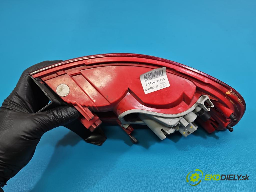 Audi A4 B8 2007-2015 2.0 tdi 143 HP manual 105 kW 1968 cm3 5- svetlo / reflektor zadné pravé 8K9945096B (Kľučka dverí ostatné)