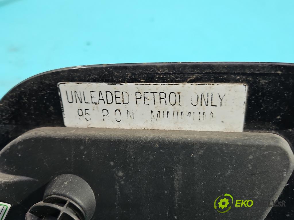 Fiat Tipo II 2015- 1.4 16V 95 hp manual 70 kW 1368 cm3 4- Klapka nalévání paliva  (Klika dveří ostatní)