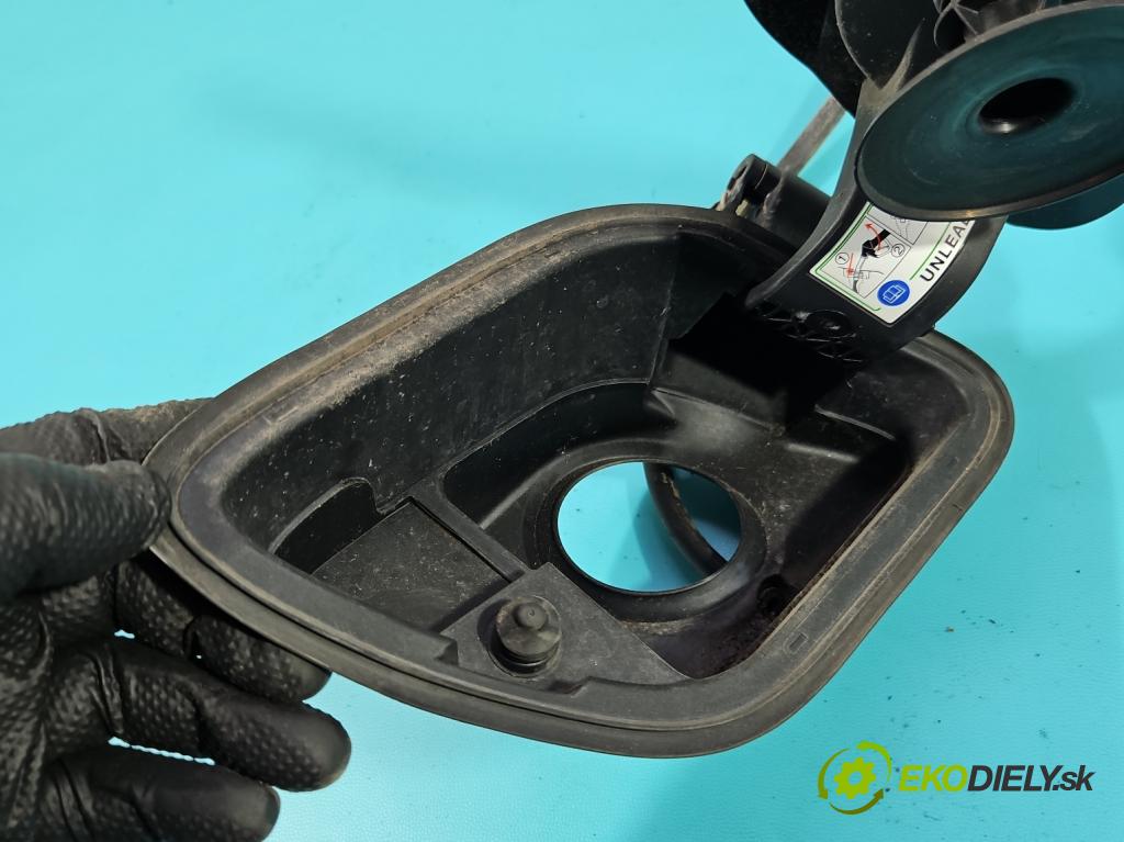 Fiat Tipo II 2015- 1.4 16V 95 hp manual 70 kW 1368 cm3 4- Klapka nalévání paliva  (Klika dveří ostatní)