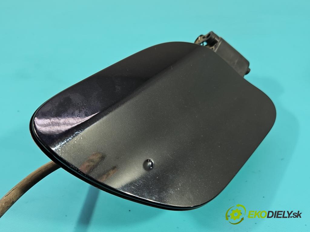 Fiat Tipo II 2015- 1.4 16V 95 hp manual 70 kW 1368 cm3 4- Klapka nalévání paliva  (Klika dveří ostatní)