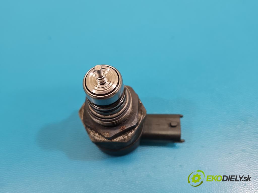 Kia Sportage III 2010-2015 2.0 crdi 136hp automatic 100 kW 1995 cm3 5- snímač tlaku paliva 0 281 006 037 (Snímač)