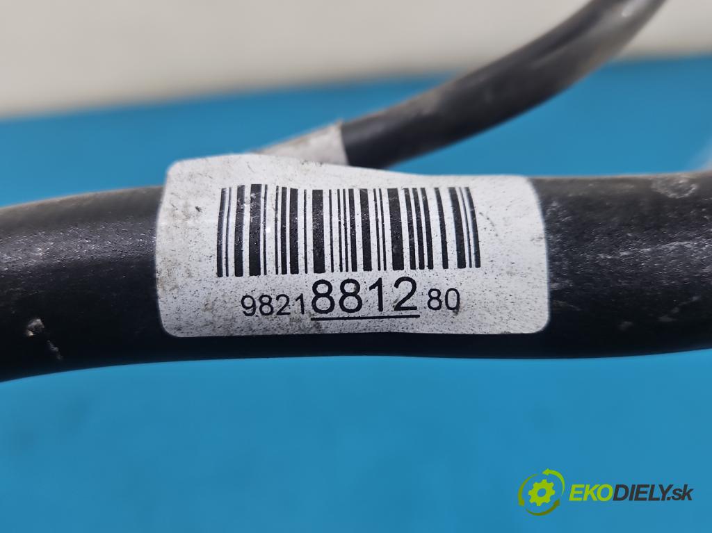 Peugeot 3008 II 2016-2023 1.5 hdi 131 HP automatic 96 kW 1499 cm3 5- Nalievacie hrdlo: palivo 9821881280