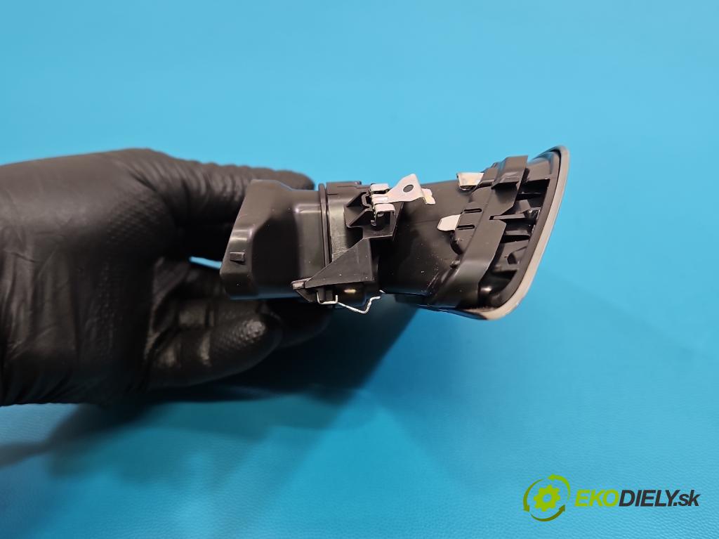 Peugeot 3008 II 2016-2023 1.5 hdi 131 HP automatic 96 kW 1499 cm3 5- Mřížka: kúrenia ostatné 9810143180