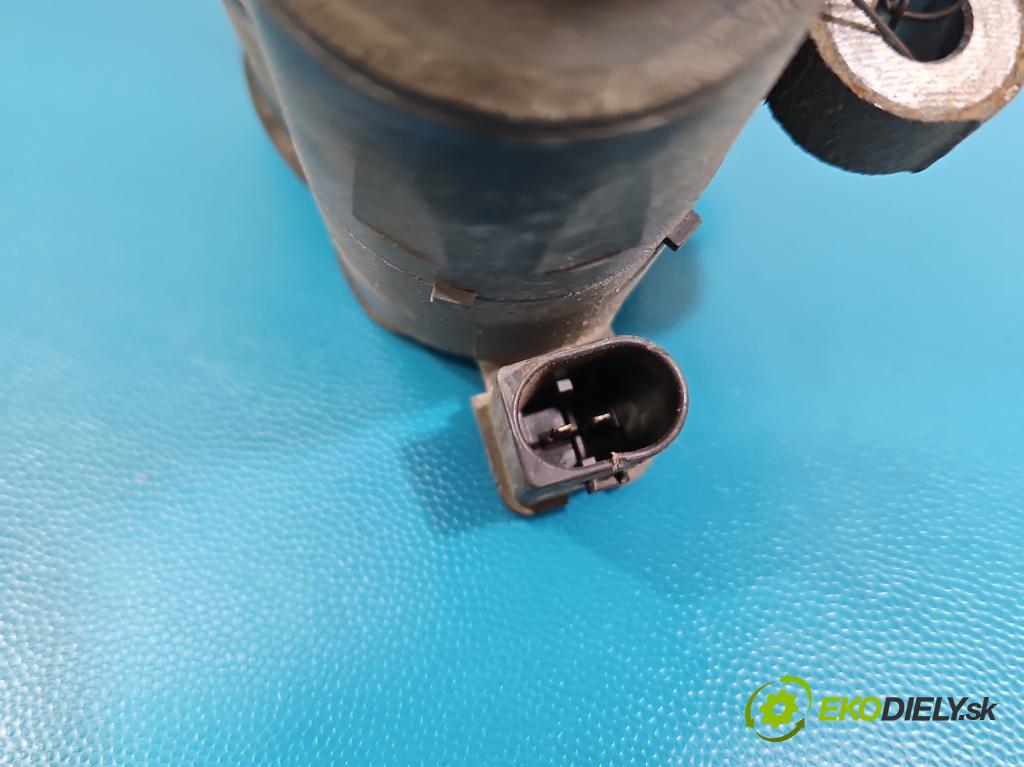 Peugeot 3008 II 2016-2023 1.5 hdi 131 HP automatic 96 kW 1499 cm3 5- brzdič zadné pravý  (Kľučka dverí ostatné)