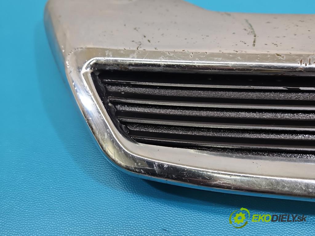 Peugeot 3008 II 2016-2023 1.5 hdi 131 HP automatic 96 kW 1499 cm3 5- blenda mriežka: nárazník pravé 9812041777