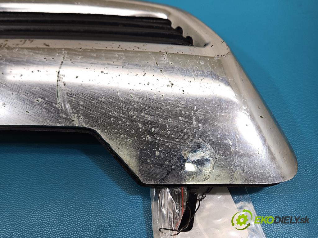 Peugeot 3008 II 2016-2023 1.5 hdi 131 HP automatic 96 kW 1499 cm3 5- blenda mriežka: nárazník pravé 9812041777