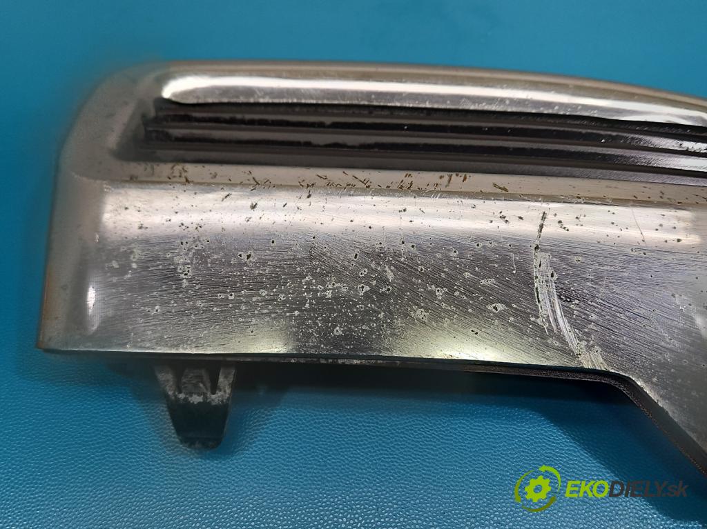 Peugeot 3008 II 2016-2023 1.5 hdi 131 HP automatic 96 kW 1499 cm3 5- blenda mriežka: nárazník pravé 9812041777