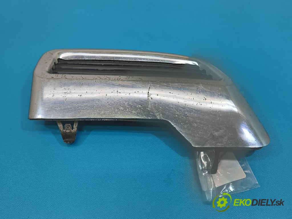 Peugeot 3008 II 2016-2023 1.5 hdi 131 HP automatic 96 kW 1499 cm3 5- blenda mriežka: nárazník pravé 9812041777