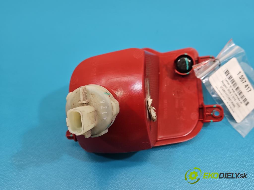 Peugeot 3008 II 2016-2023 1.5 hdi 131 HP automatic 96 kW 1499 cm3 5- svetlo / reflektor zadné ľavé nárazník 9811718480