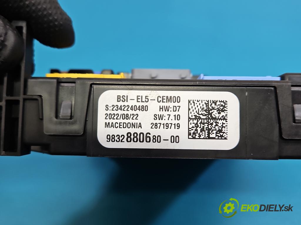 Peugeot 3008 II 2016-2023 1.5 hdi 131 HP automatic 96 kW 1499 cm3 5- riadiaca jednotka motora 0281039490