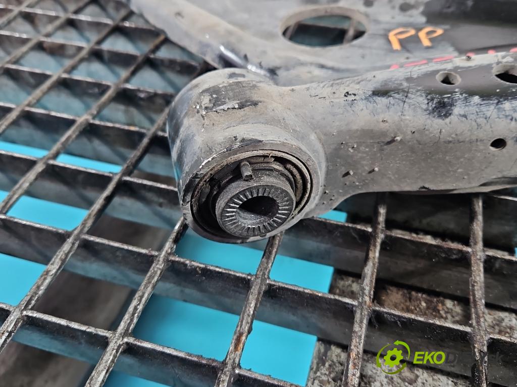 Peugeot 3008 II 2016-2023 1.5 hdi 131 hp automatic 96 kW 1499 cm3 5- přední pravý  (Klika dveří ostatní)