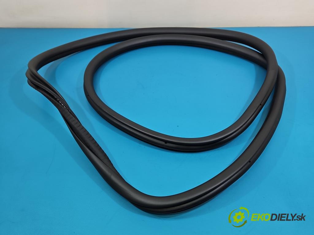 Peugeot 3008 II 2016-2023 1.5 hdi 131 hp automatic 96 kW 1499 cm3 5- Těsnění: dveře zadní levé 9811538180 (Karoserie ostatní)