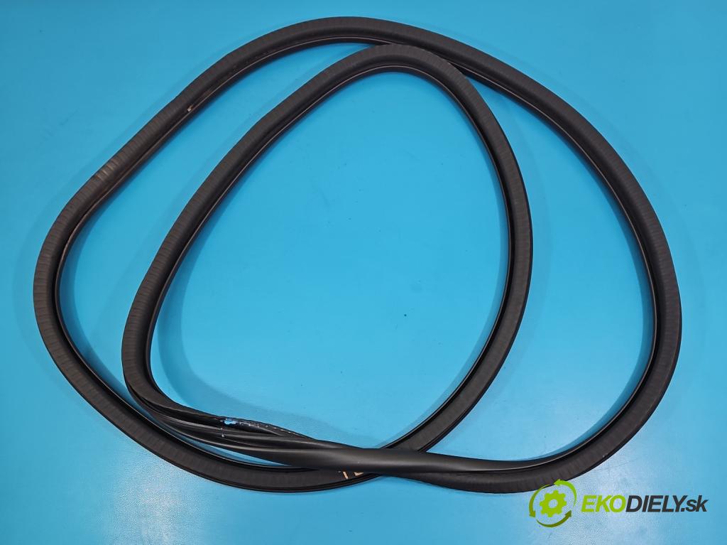 Peugeot 3008 II 2016-2023 1.5 hdi 131 hp automatic 96 kW 1499 cm3 5- Těsnění: dveře zadní levé 9811538180 (Karoserie ostatní)