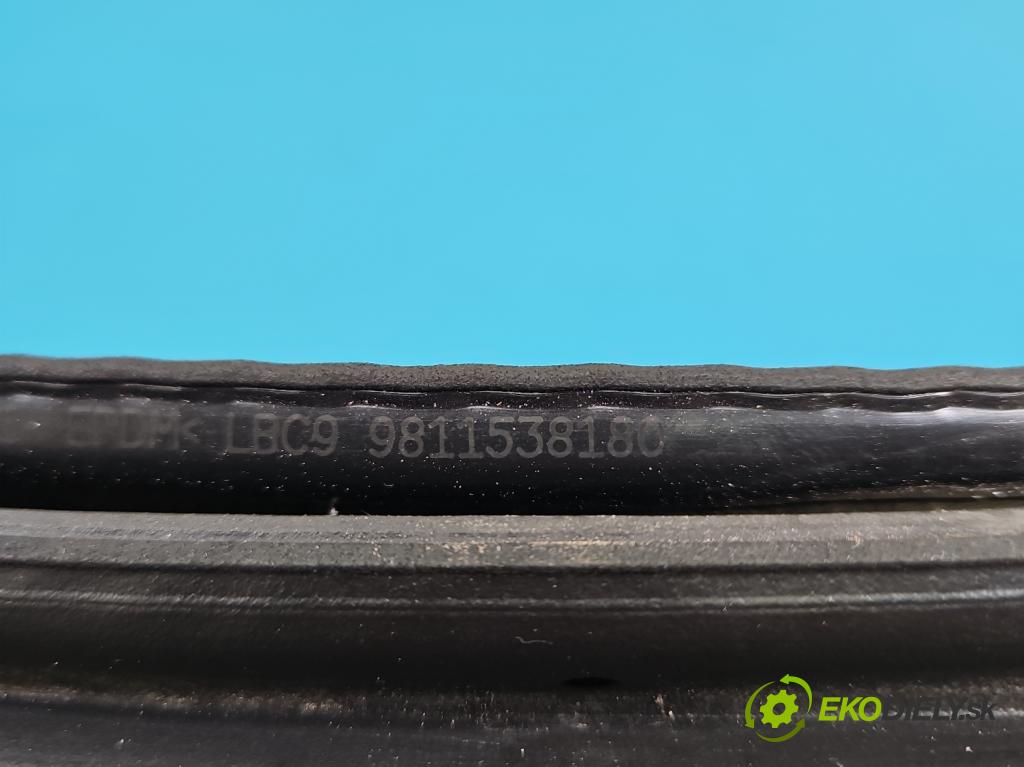 Peugeot 3008 II 2016-2023 1.5 hdi 131 hp automatic 96 kW 1499 cm3 5- Těsnění: dveře zadní pravé 9811538180 (Karoserie ostatní)