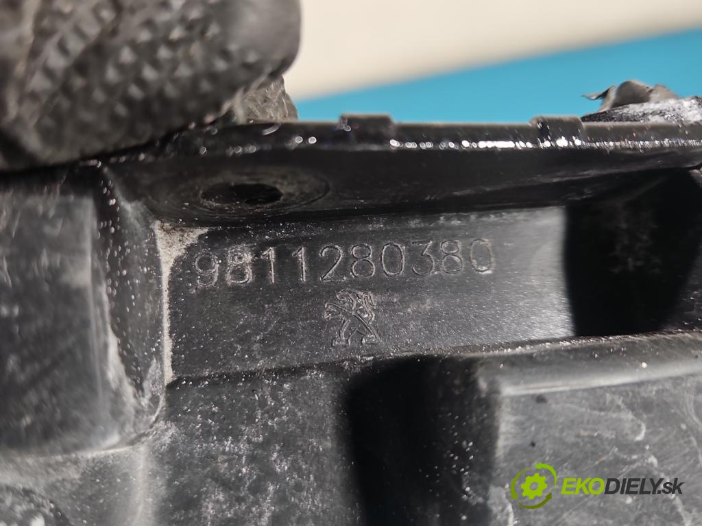 Peugeot 3008 II 2016-2023 1.5 hdi 131 hp automatic 96 kW 1499 cm3 5- Boty: nárazníku zadní pravý 9811280380