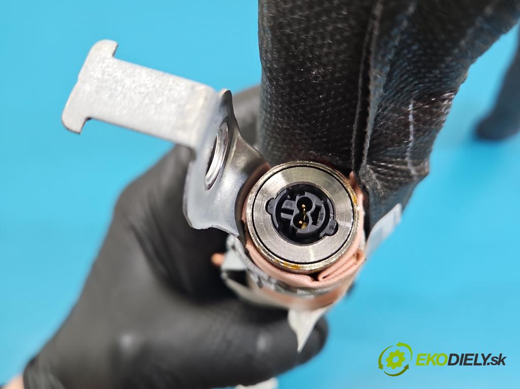 Peugeot 3008 II 2016-2023 1.5 hdi 131 hp automatic 96 kW 1499 cm3 5- Záclona: levé 9811504680