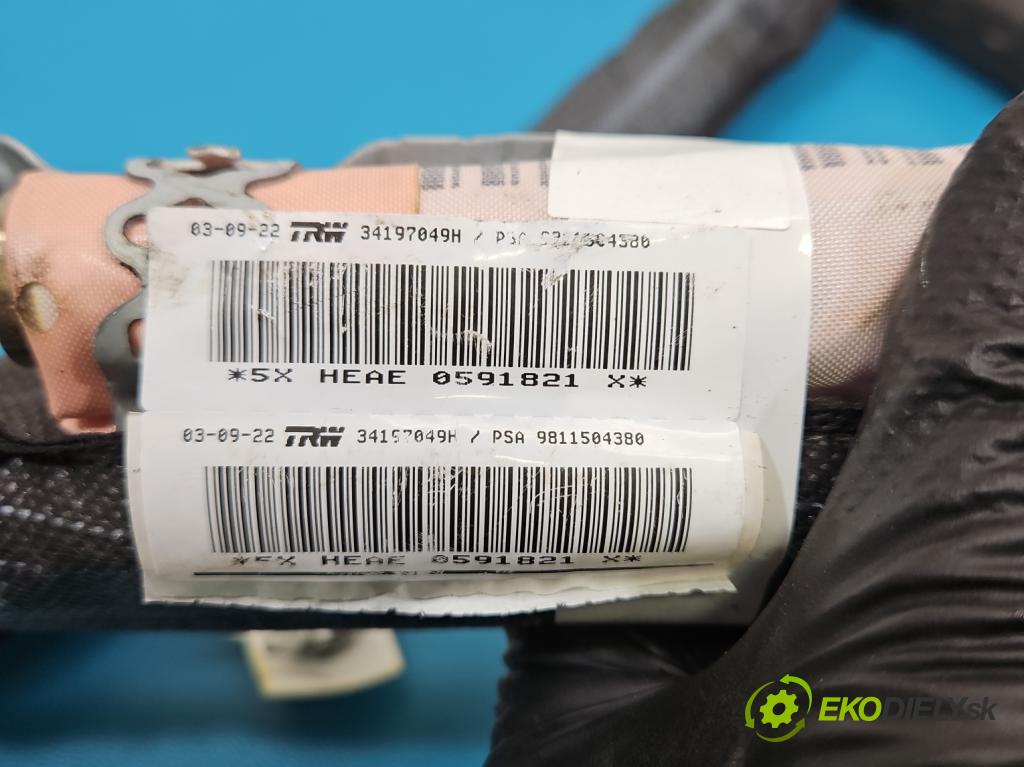 Peugeot 3008 II 2016-2023 1.5 hdi 131 hp automatic 96 kW 1499 cm3 5- Záclona: pravé 9811504380