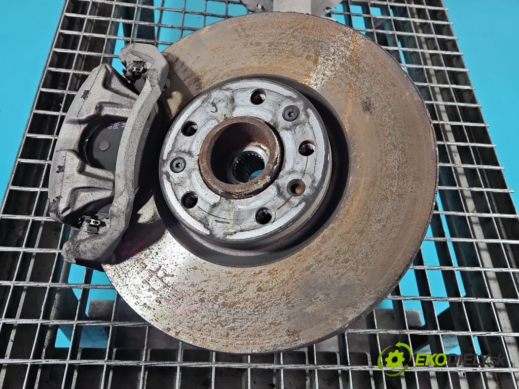 Peugeot 3008 II 2016-2023 1.5 hdi 131 hp automatic 96 kW 1499 cm3 5- náboj levé  (Náboj kola)