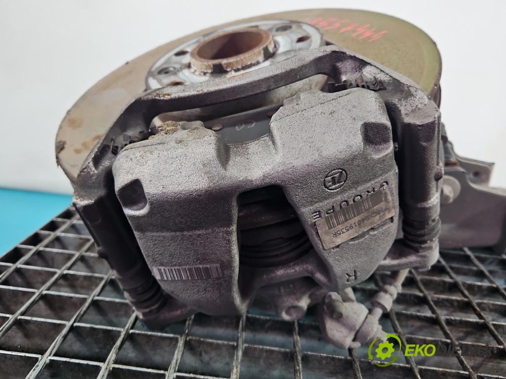 Peugeot 3008 II 2016-2023 1.5 hdi 131 hp automatic 96 kW 1499 cm3 5- brzdič přední pravý  (Klika dveří ostatní)