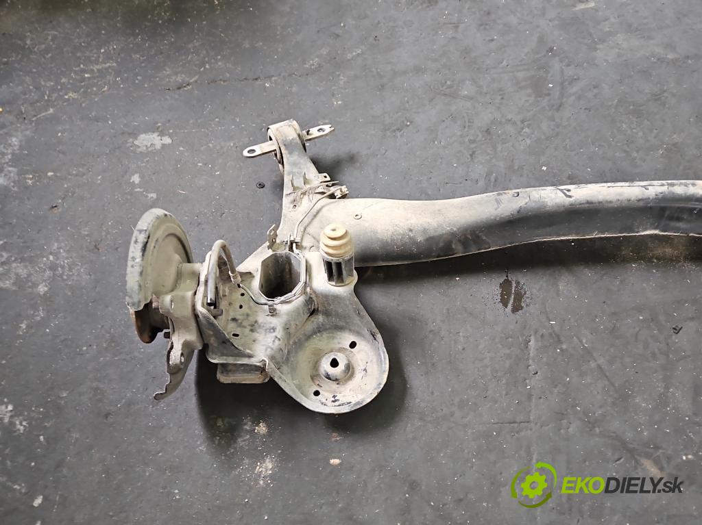 Peugeot 3008 II 2016-2023 1.5 hdi 131 HP automatic 96 kW 1499 cm3 5- zadna výstuha  (Výstuha zadná)