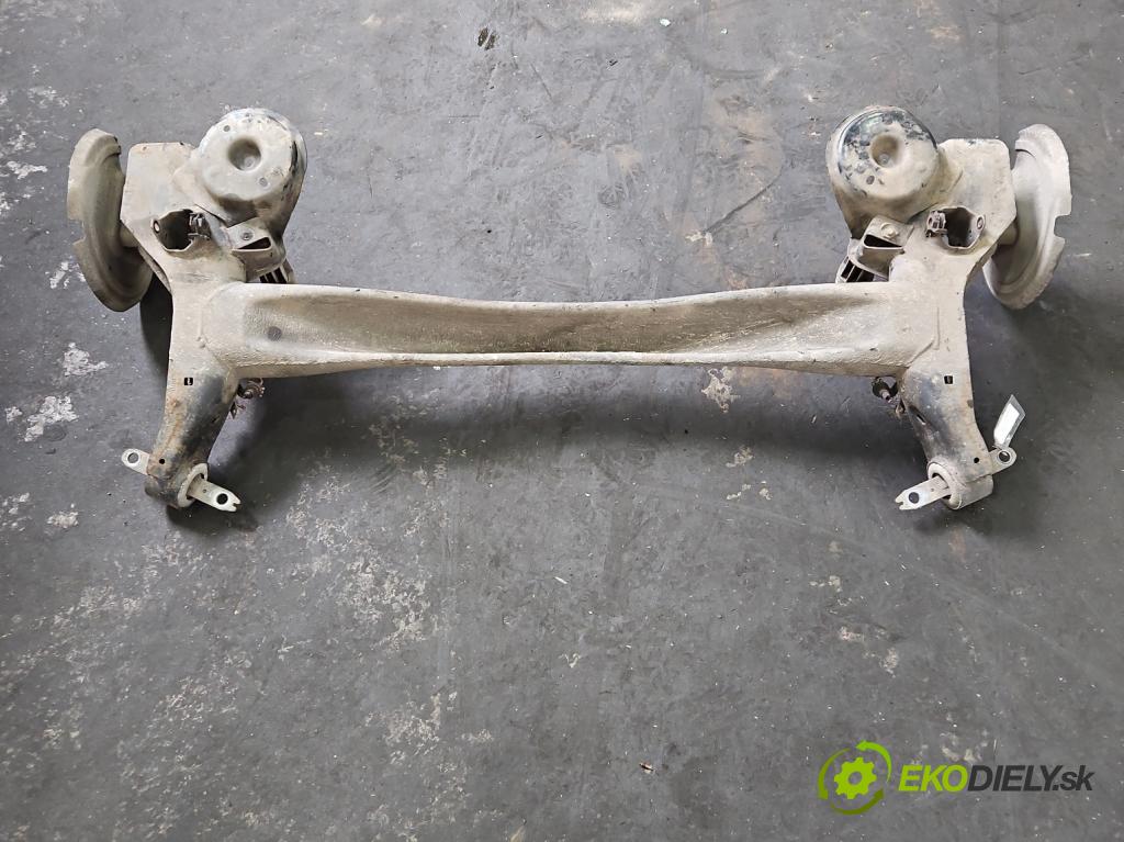 Peugeot 3008 II 2016-2023 1.5 hdi 131 HP automatic 96 kW 1499 cm3 5- zadna výstuha  (Výstuha zadná)