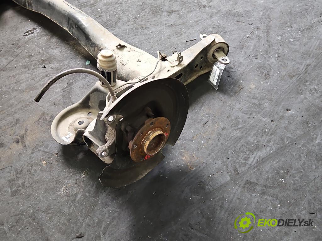 Peugeot 3008 II 2016-2023 1.5 hdi 131 HP automatic 96 kW 1499 cm3 5- zadna výstuha  (Výstuha zadná)