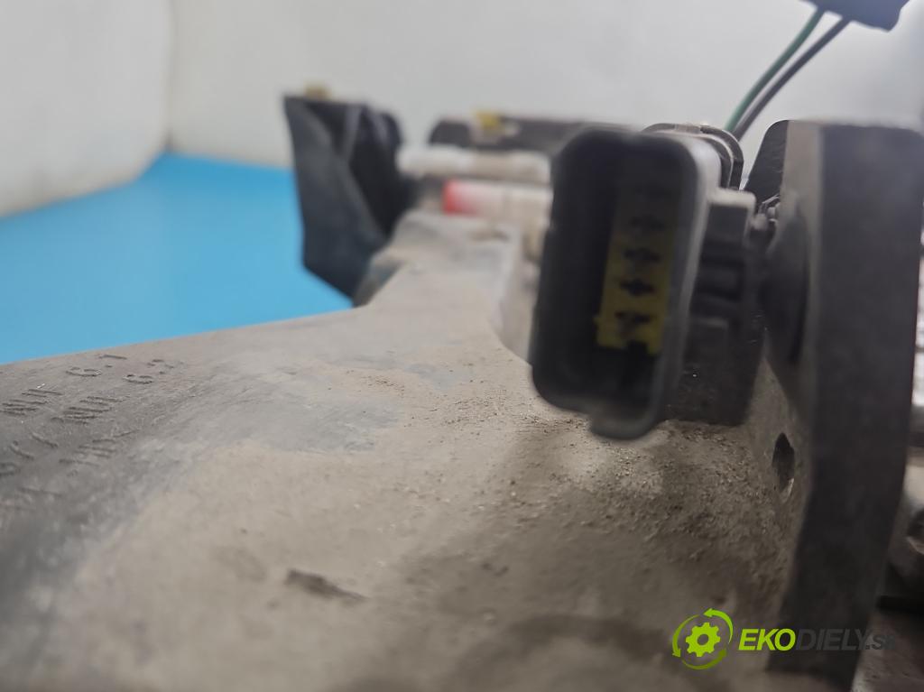 Peugeot 3008 II 2016-2023 1.5 hdi 131 HP automatic 96 kW 1499 cm3 5- Nádrž: AdBlue: P1002559