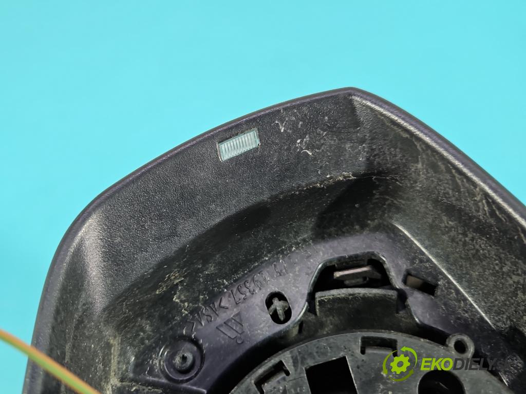 Skoda Octavia III 2013- 2.0 TSI 190 HP automatic 140 kW 1984 cm3 5- zrkadlo ľavé  (Kľučka dverí ostatné)