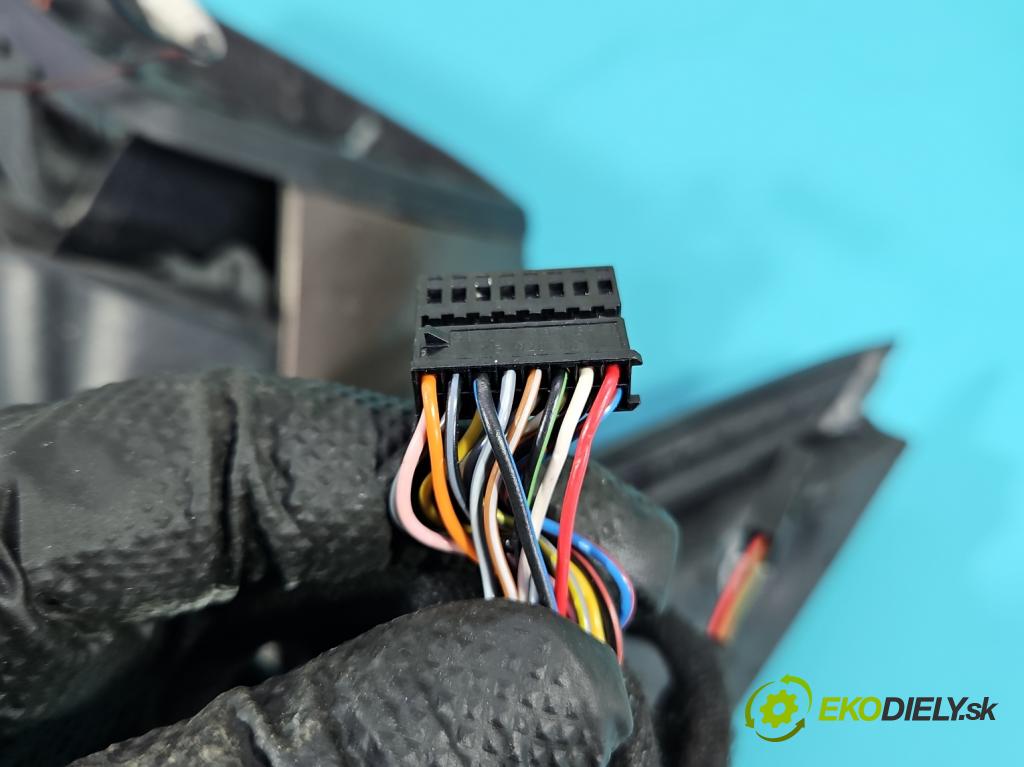 Skoda Octavia III 2013- 2.0 TSI 190 HP automatic 140 kW 1984 cm3 5- zrkadlo ľavé  (Kľučka dverí ostatné)