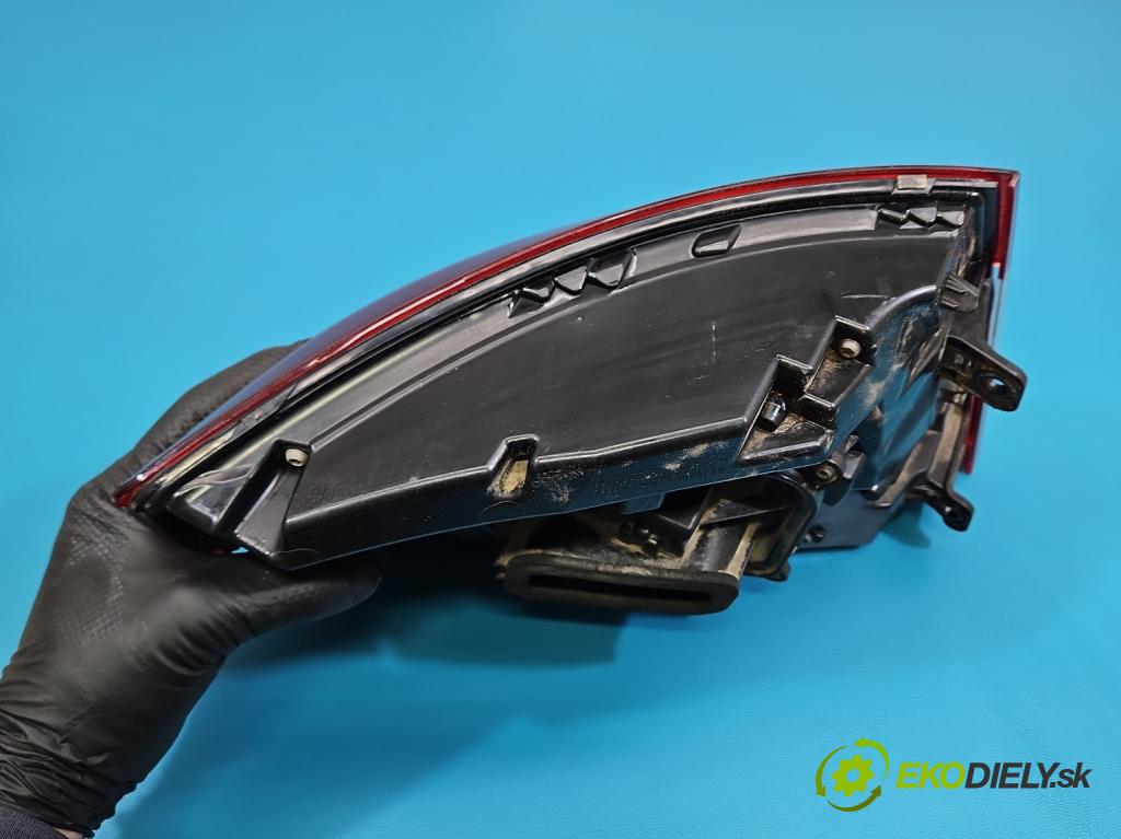 Skoda Octavia III 2013- 2.0 TSI 190 hp automatic 140 kW 1984 cm3 5- světlo zadní pravé 5E5945208 (Klika dveří ostatní)