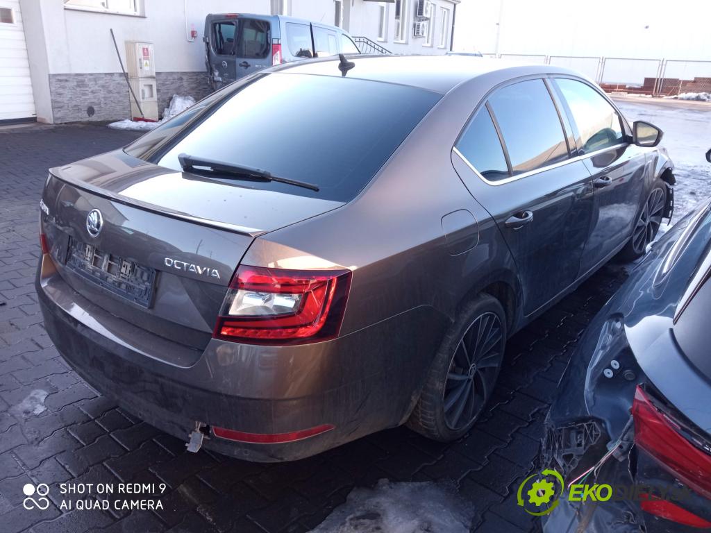 Skoda Octavia III 2013- 2.0 TSI 190 hp automatic 140 kW 1984 cm3 5- světlo zadní pravé 5E5945208 (Klika dveří ostatní)