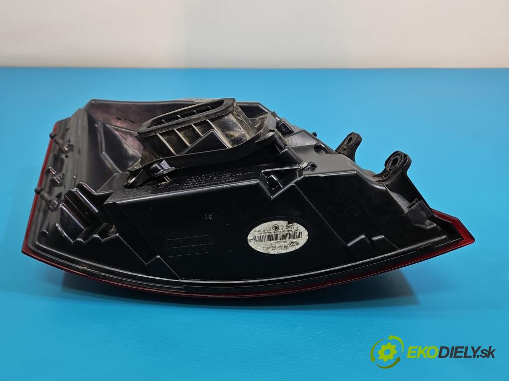 Skoda Octavia III 2013- 2.0 TSI 190 hp automatic 140 kW 1984 cm3 5- světlo zadní pravé 5E5945208 (Klika dveří ostatní)