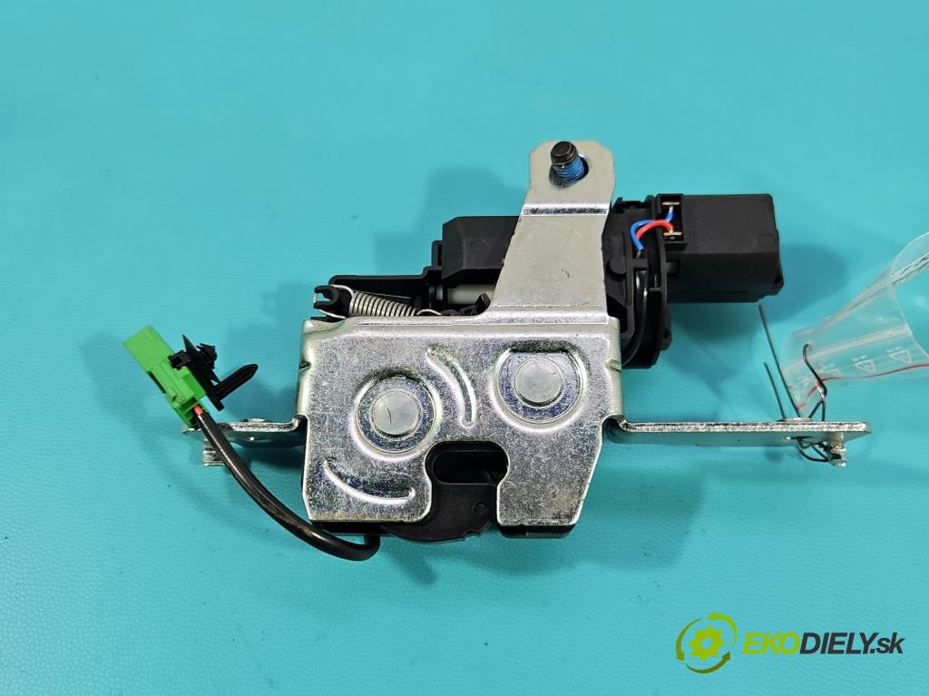 Volvo S90 II 2016- 2.0 T 320KM automatic 235 kW 1969 cm3 4- zámok zadné ľavý 31436463