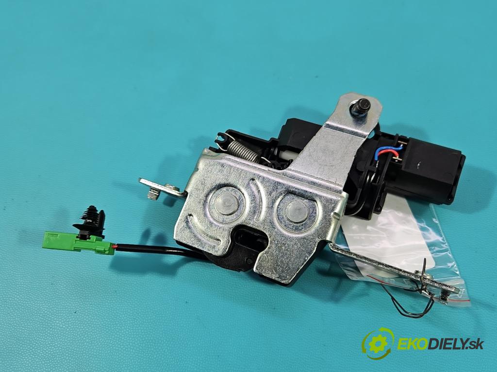 Volvo S90 II 2016- 2.0 T 320KM automatic 235 kW 1969 cm3 4- zámok zadné pravý 31436463